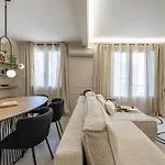 Beautiful Haussmannian Apartment - South Balcony