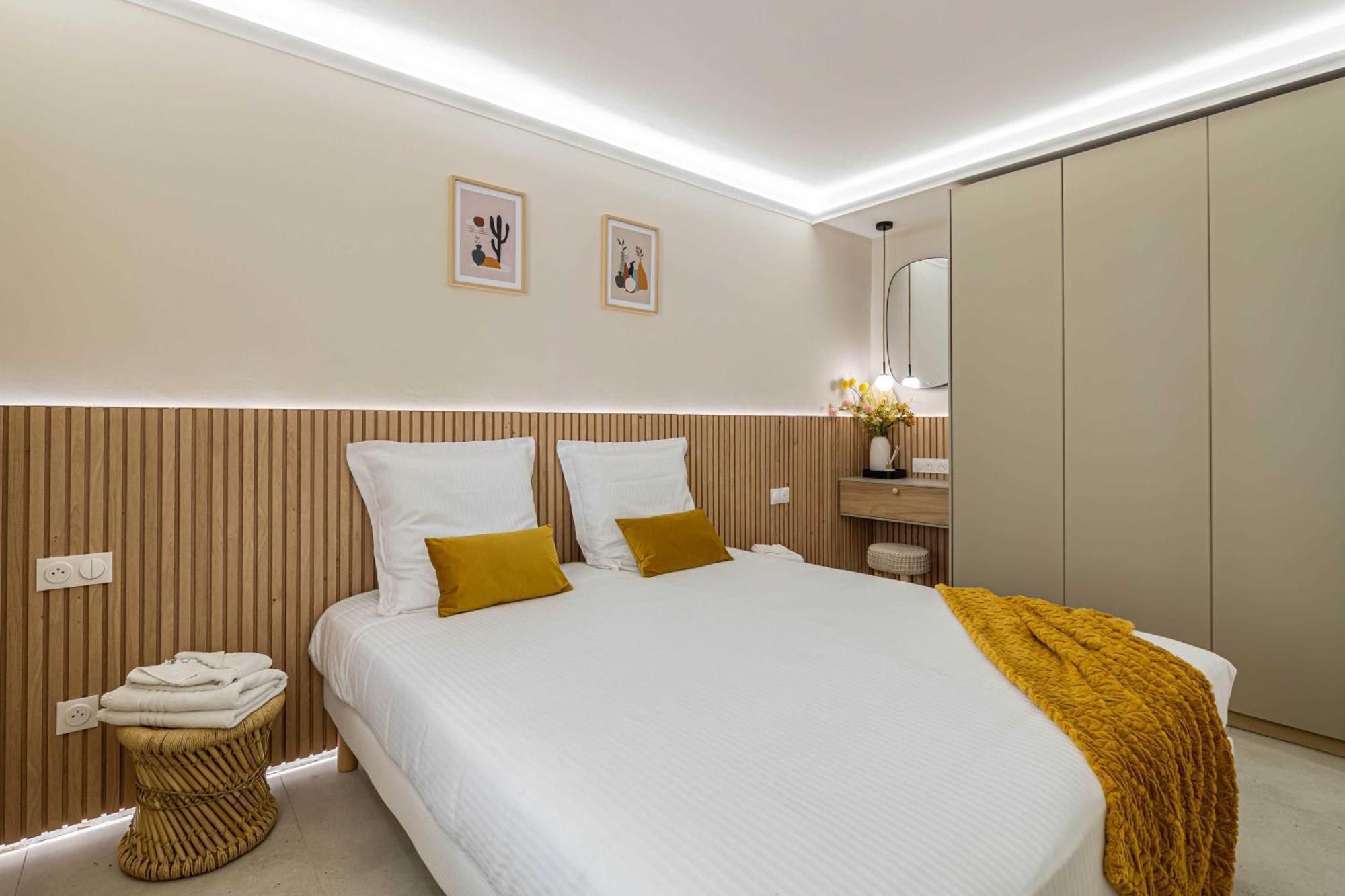 Apartment Beautiful Haussmannian - South Balcony Cannes